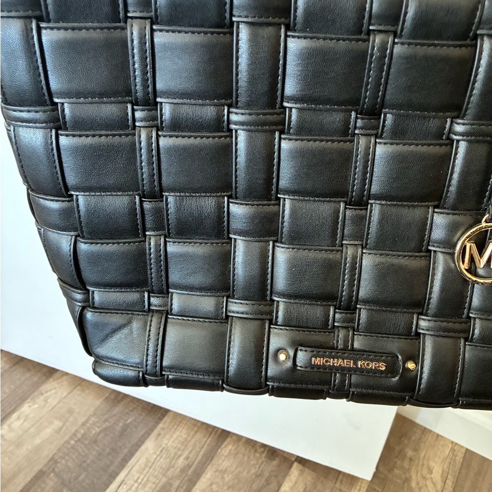 Michael Kors Black Quilted Tote With Wallet! - Picture 3 of 16